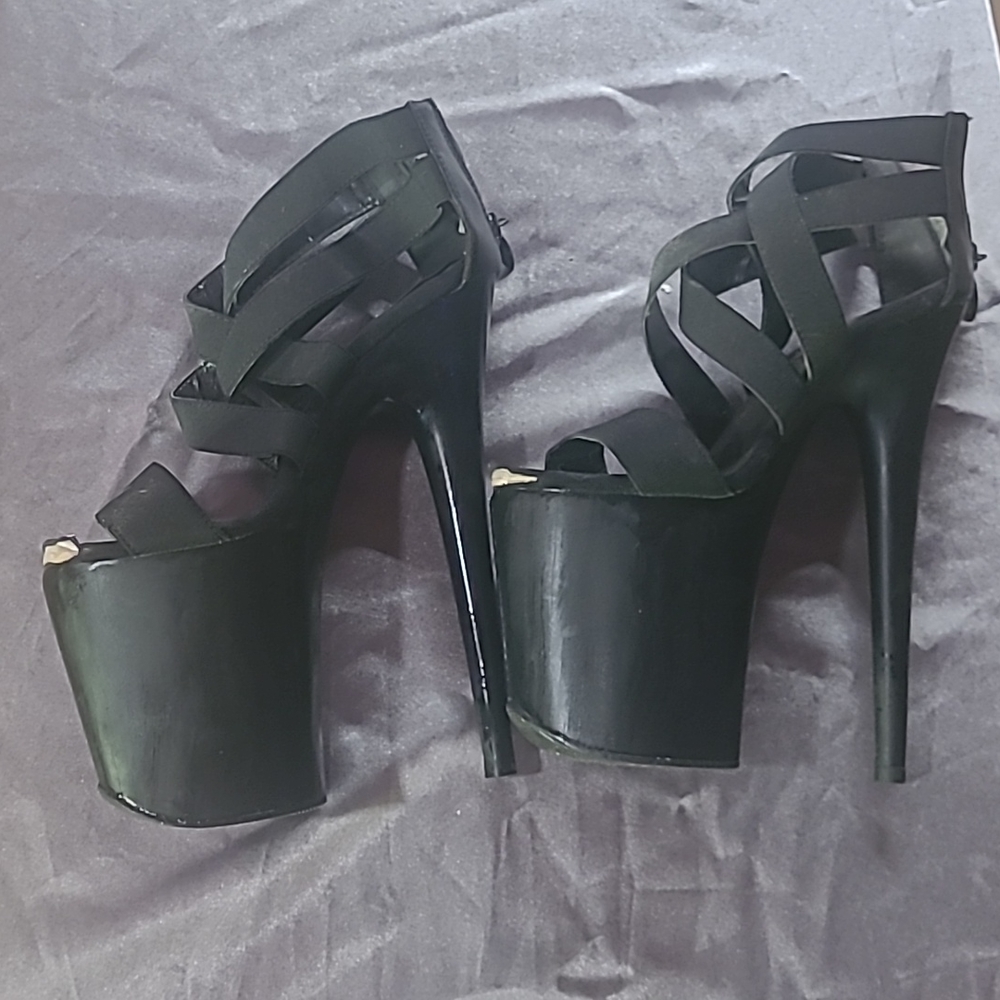 Black pleaser platform sandals
